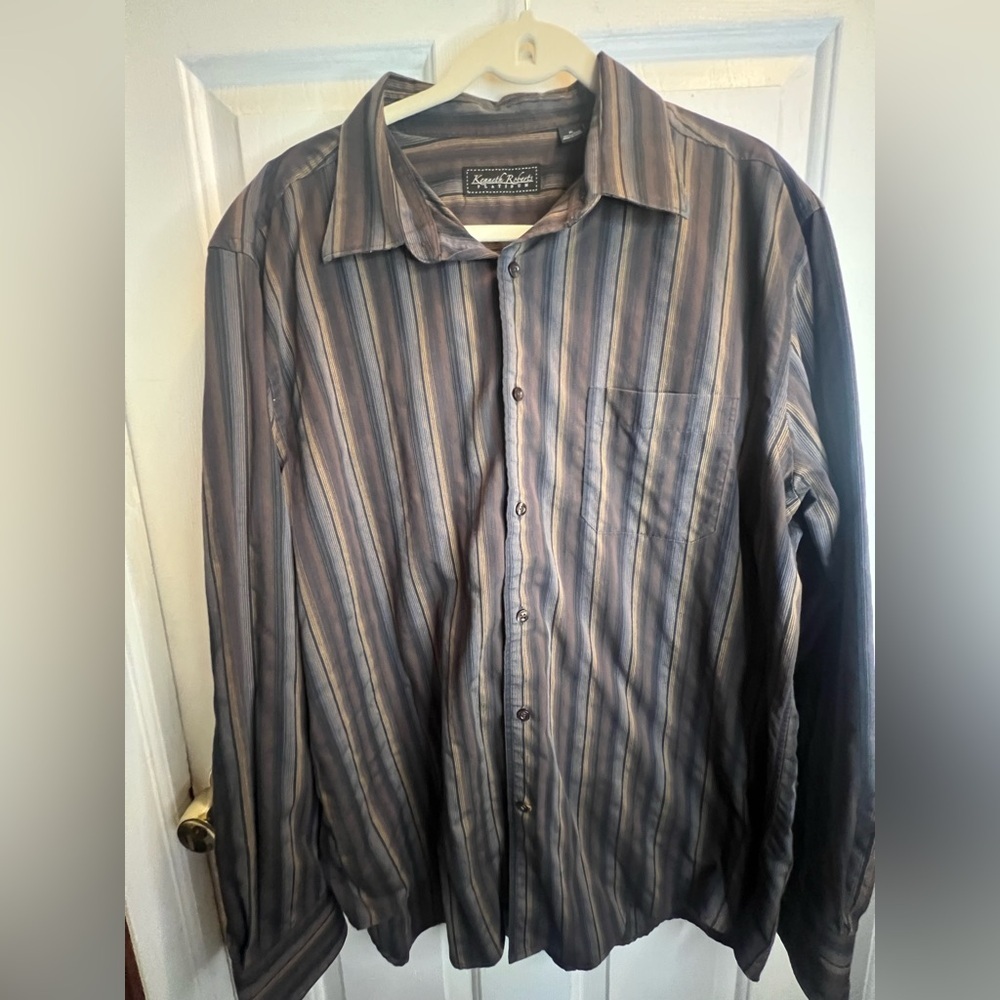 Kenneth Roberts Gray and Blue Casual Button Down Shirt with Vertical Stripes